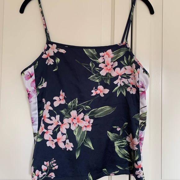 Victoria's Secret Tops - Victoria’s Secret Navy Floral Camisole XS